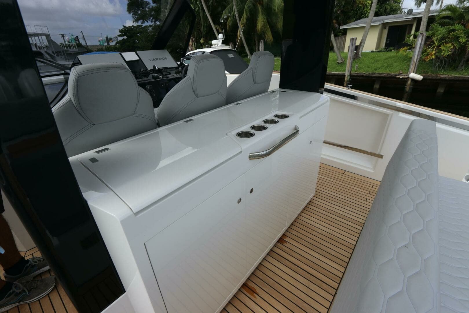 2024 Astondoa 377 Coupe Outboard - Image 25