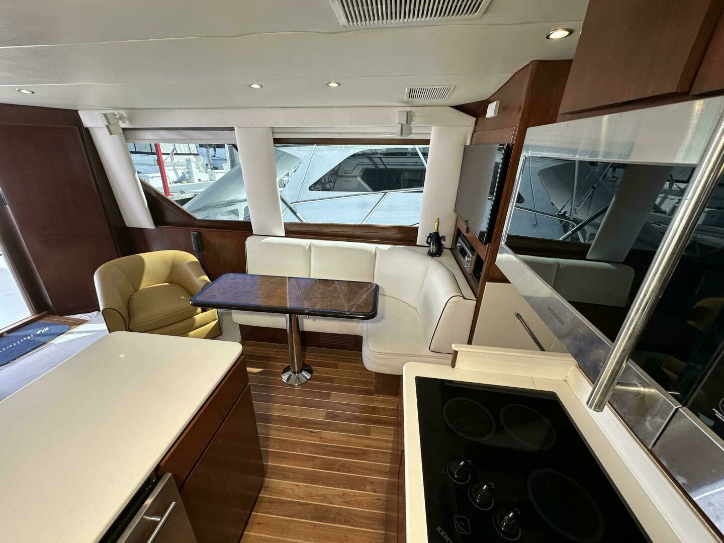 1992 Hatteras 50 Convertible - Image 51