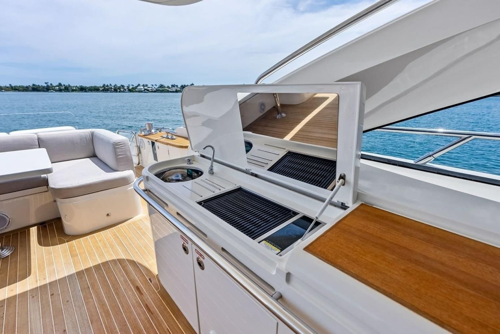 2013 Princess 78 - Image 26