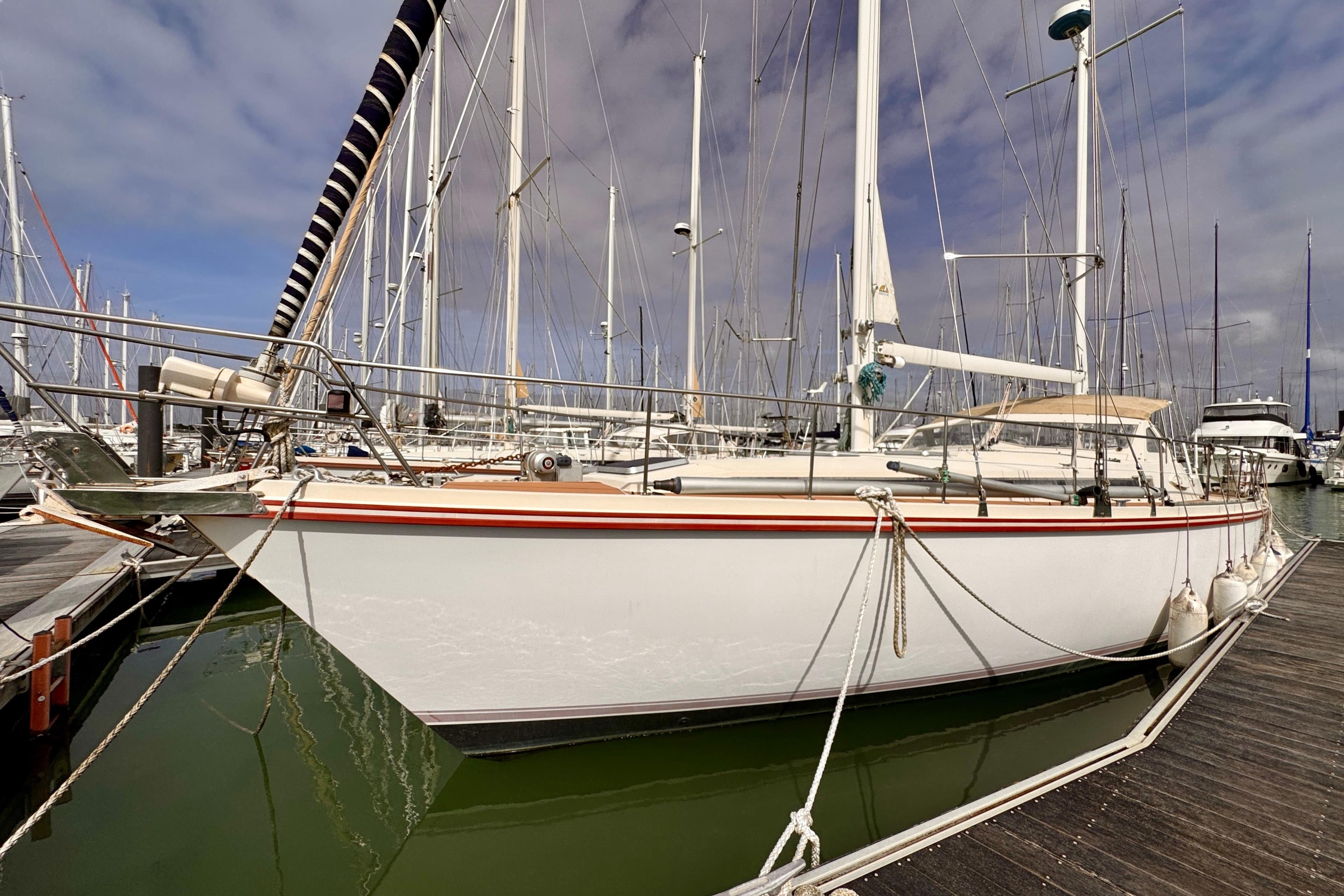 2004 Amel super maramu 2000 red line