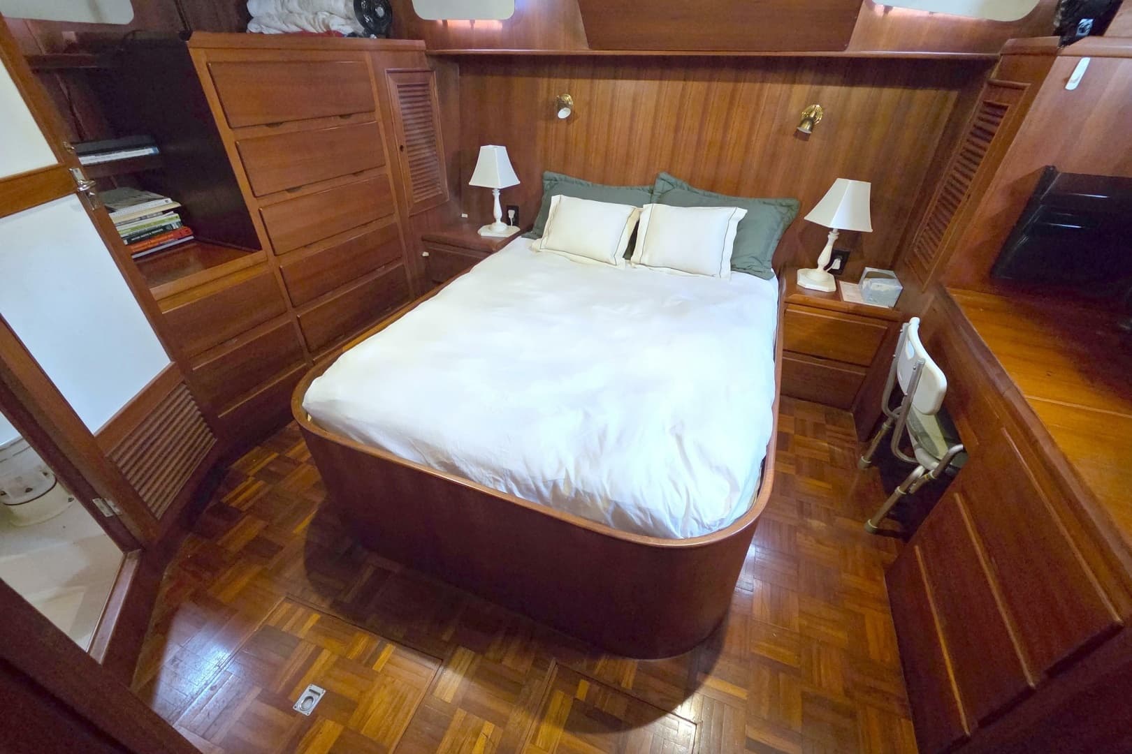 1984 Present Yachts 42 Sundeck - Image 54