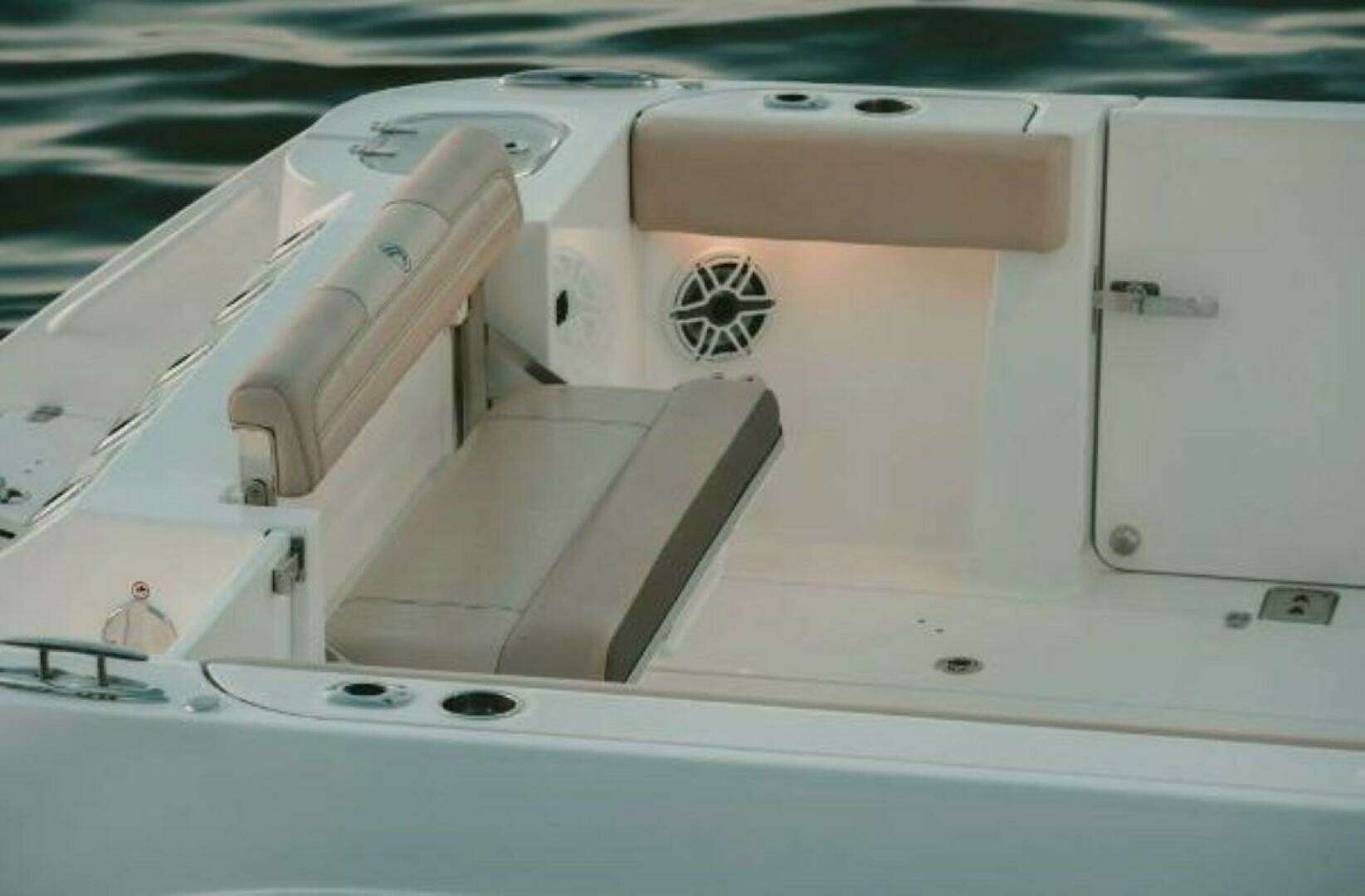 2025 Edgewater 340CC - Image 13