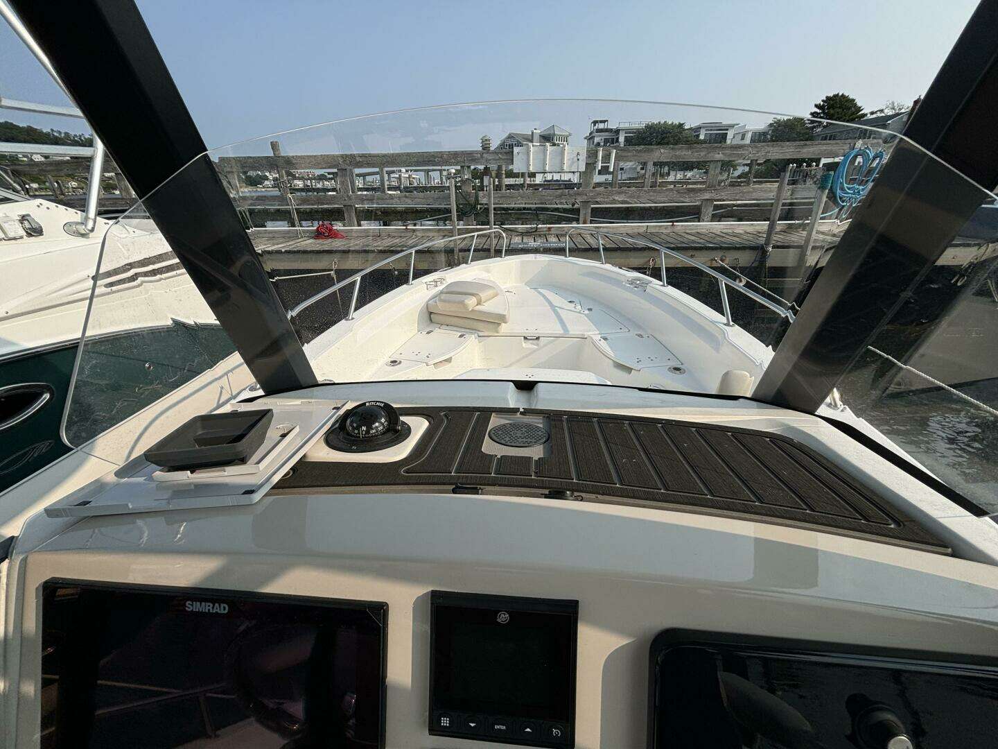 2023 Boston Whaler 250 Dauntless - Image 19