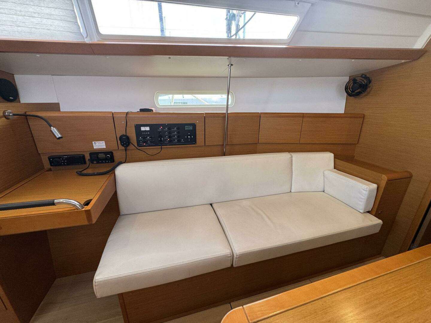 2018 Jeanneau Sun Odyssey 389 - Image 37