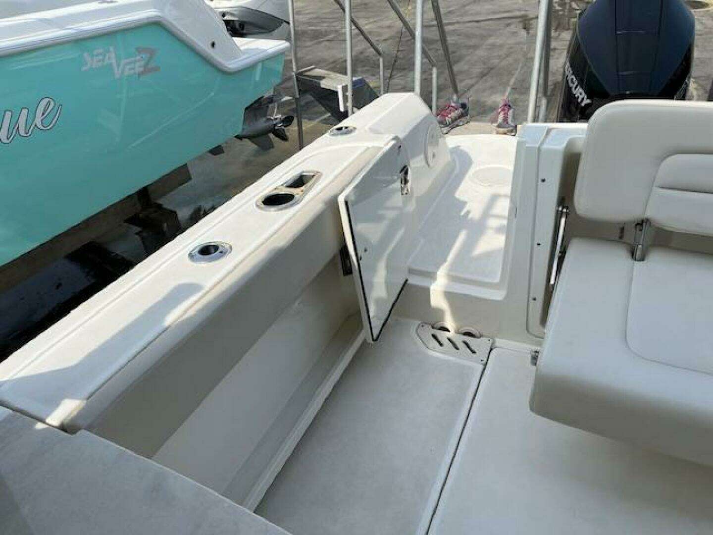 2018 Boston Whaler 270 Vantage - Image 34