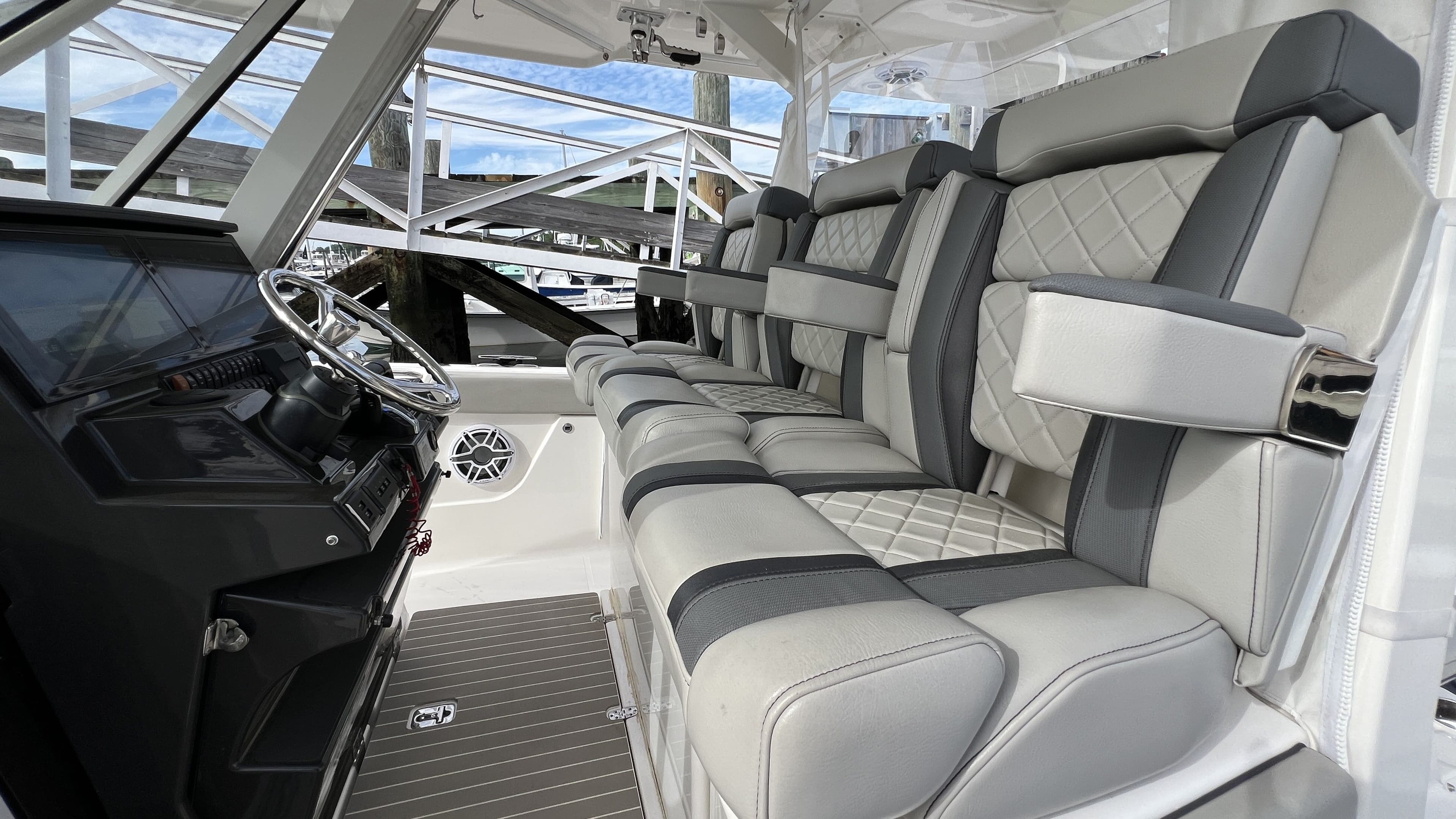 2023 Pursuit S378 - 82