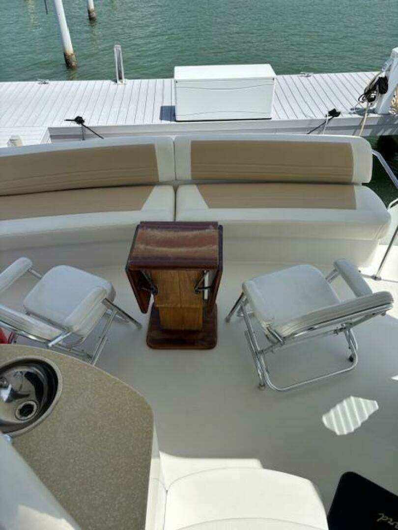 2006 Carver 43 Motor Yacht - Image 35