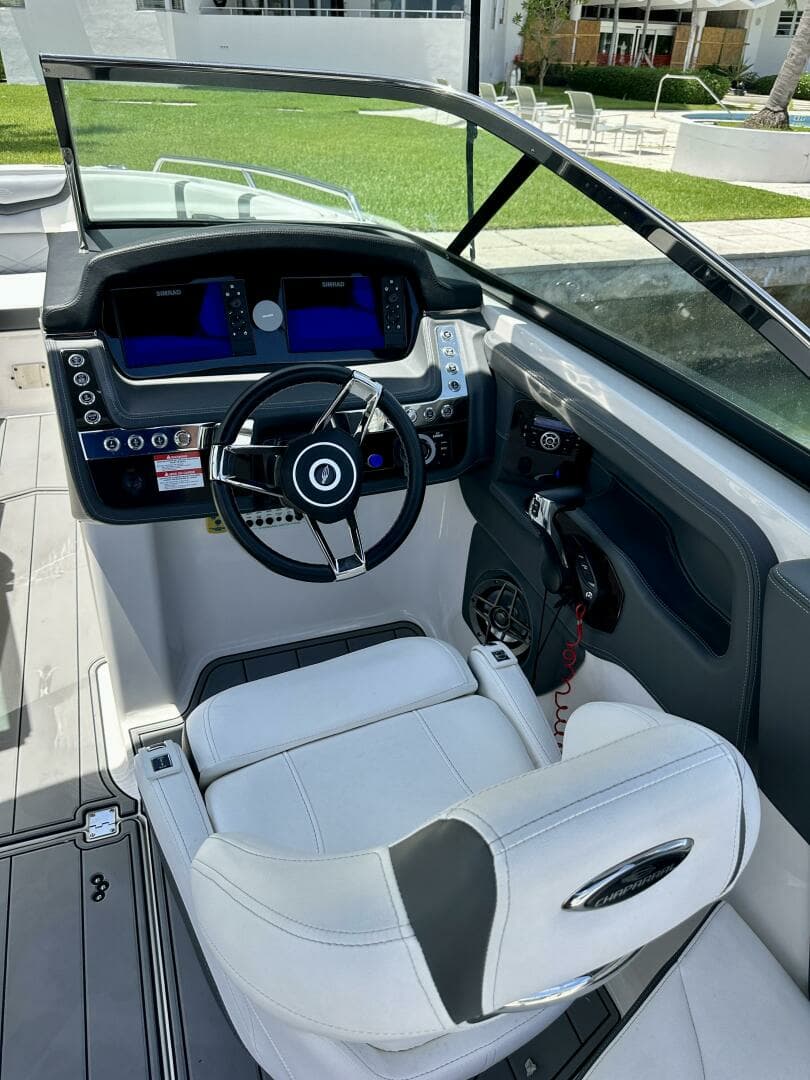 2022 Chaparral 267 SSX OB - Image 4