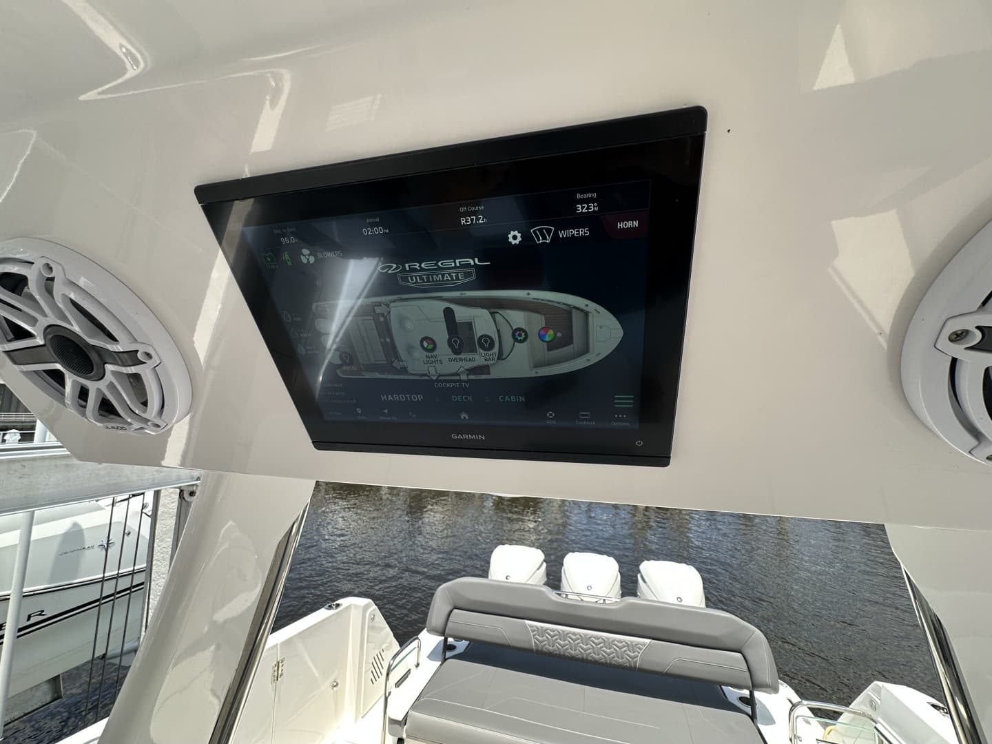 2025 Regal 38 SAV - Image 18