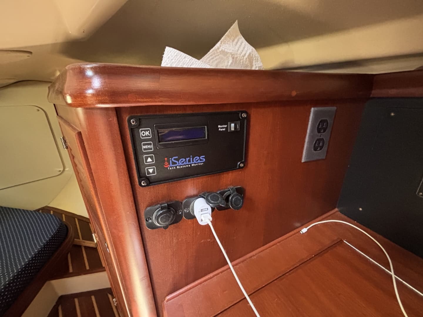 2015 Island Packet — - Image 27