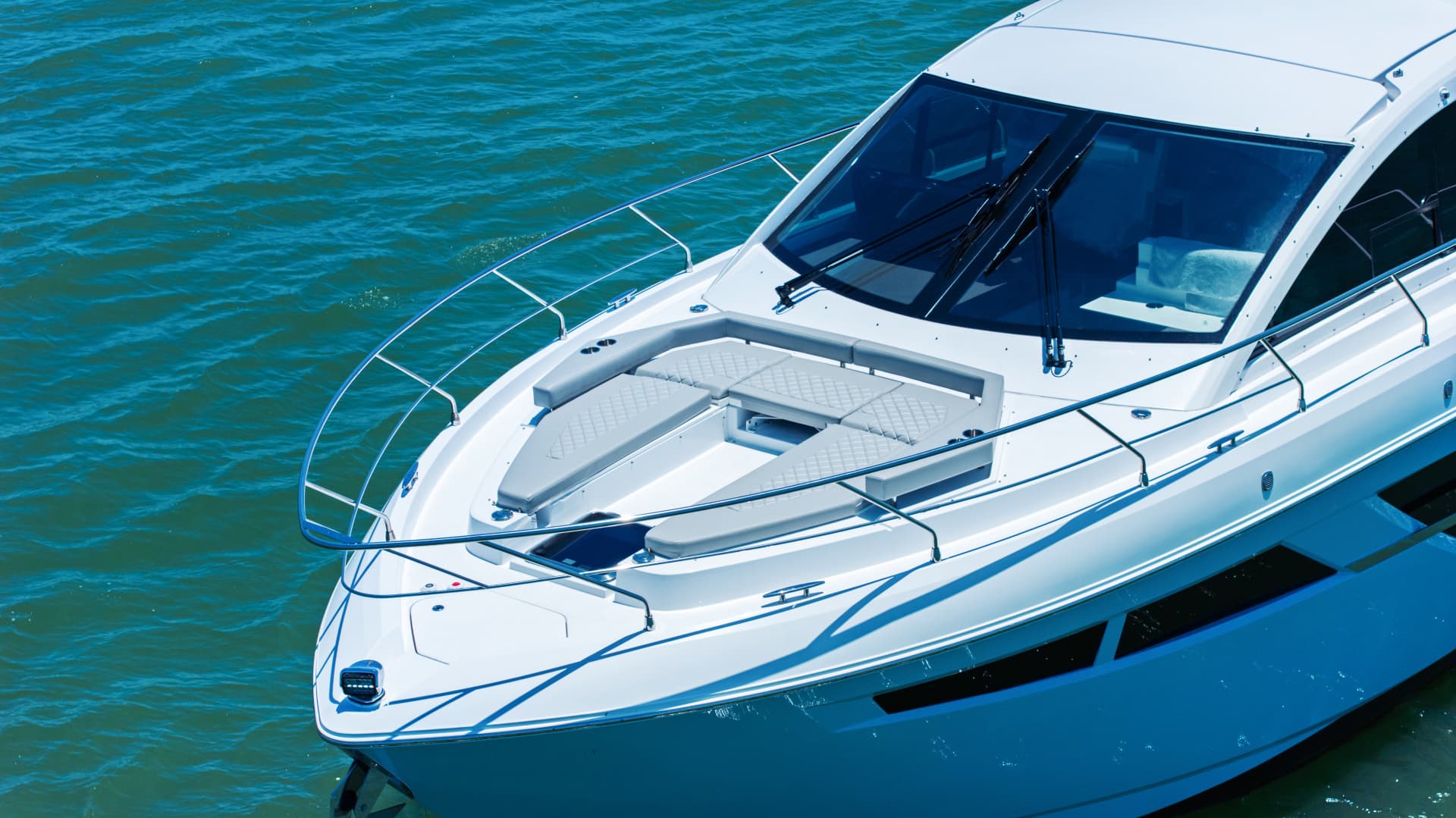 2025 Cruisers Yachts 50 Cantius - Image 10