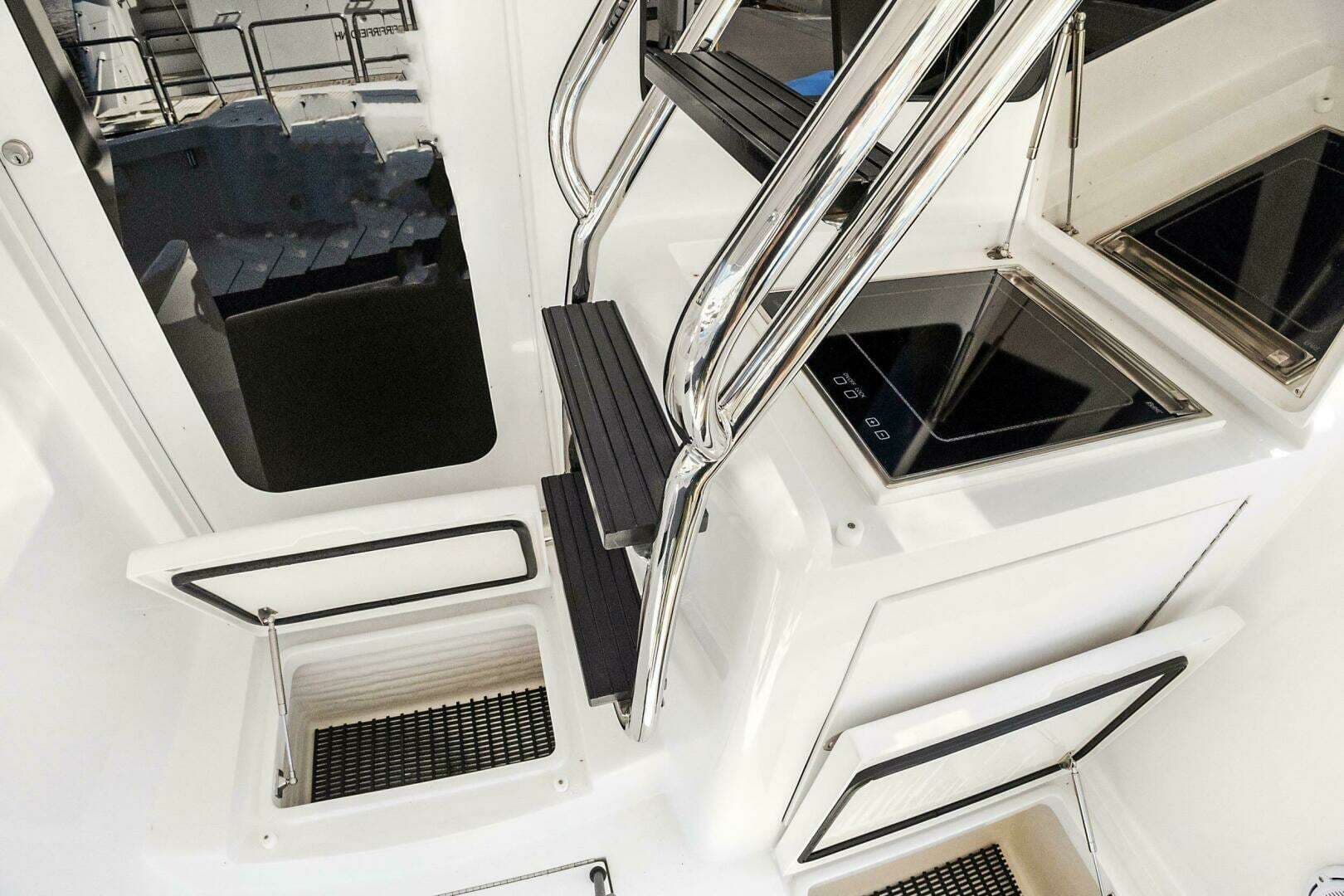 2016 Hatteras GT63 - Image 19