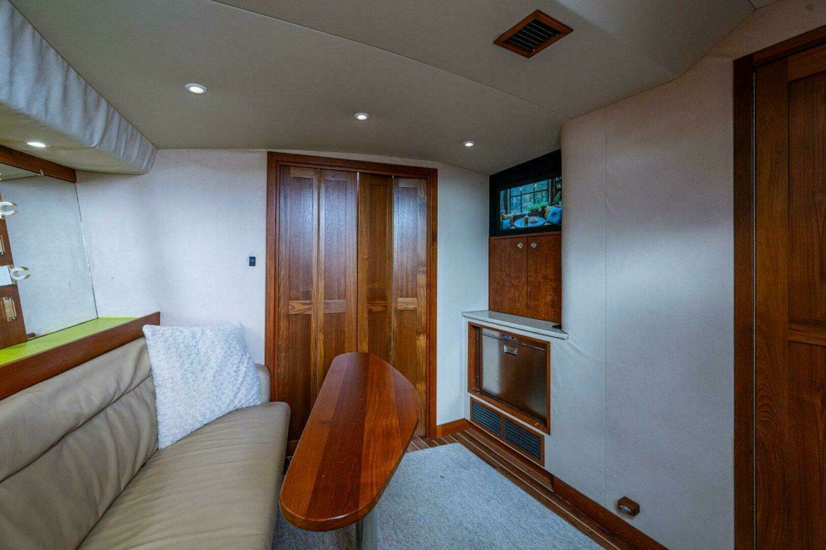 2007 Albemarle 36 Express - Image 15