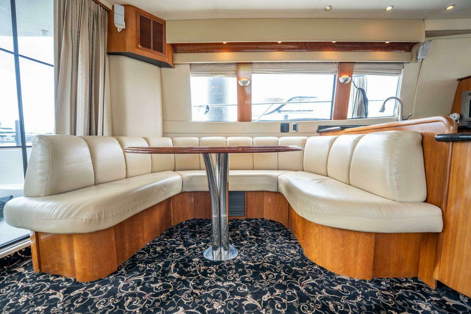 2005 Carver 56 Voyager - Image 14