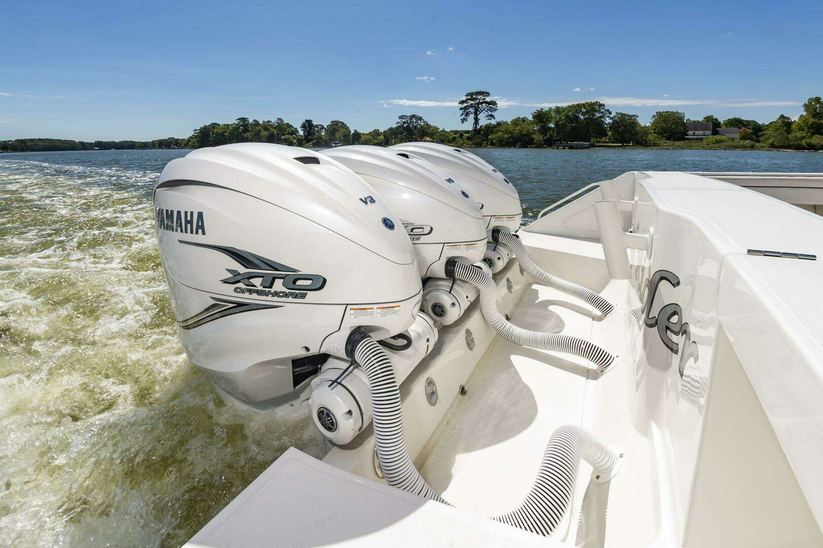 2014 Jupiter 41 Sport Bridge - Image 18