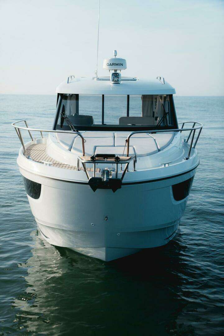 2026 Beneteau Antares 9 V2 - Image 4