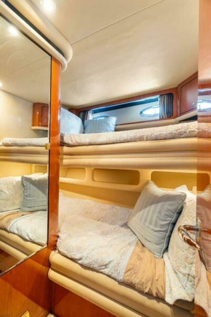 2001 Sea Ray 540 Cockpit Motor Yacht - Image 32