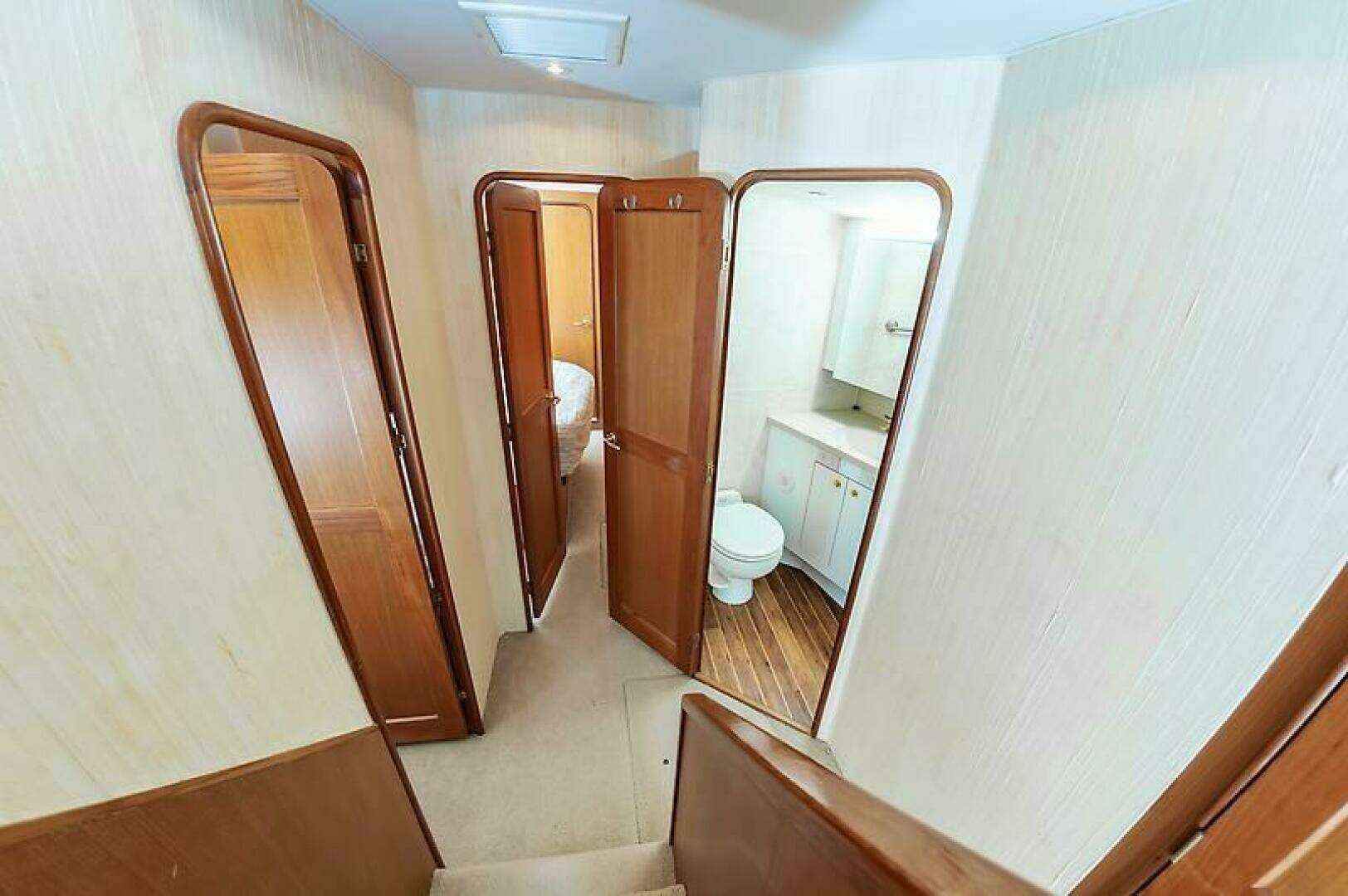 2003 Ocean 57 Convertible - Image 39