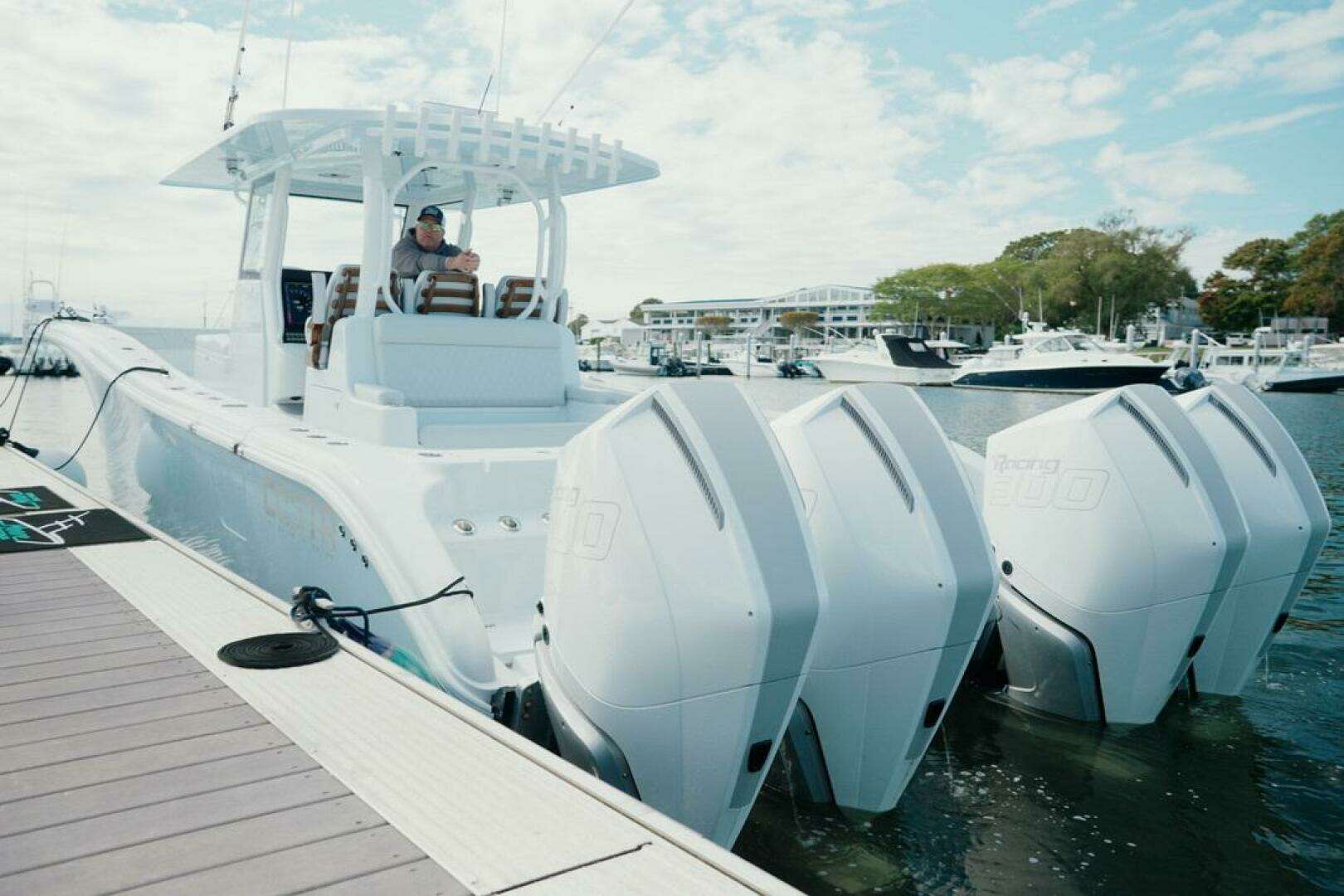 2025 Costa Custom 34 sv - Image 3
