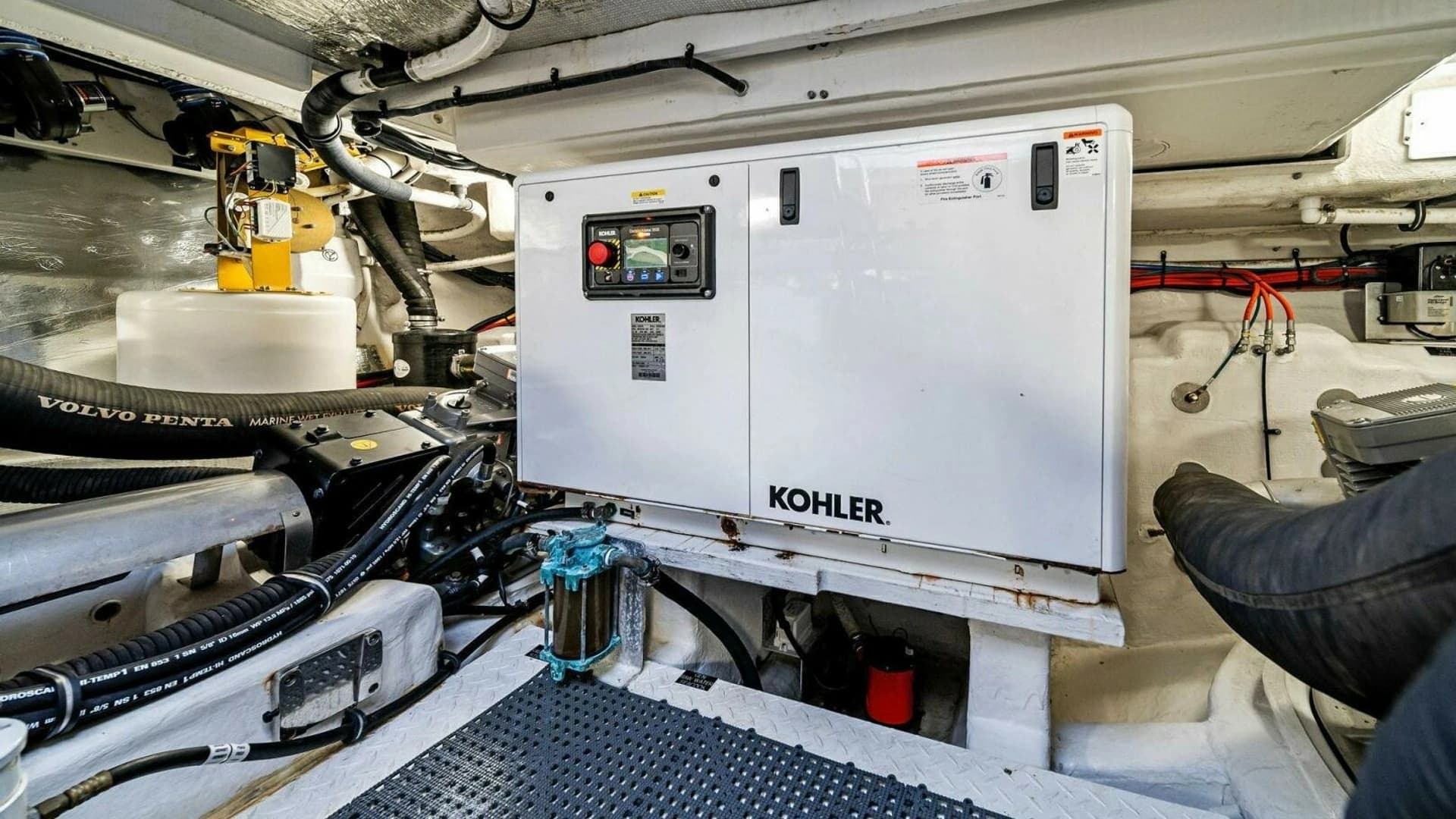 2019 Cruisers Yachts 45 Cantius - Image 56