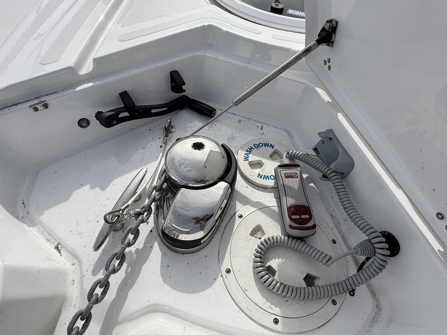 2022 Four Winns V355 Coupe - Image 64