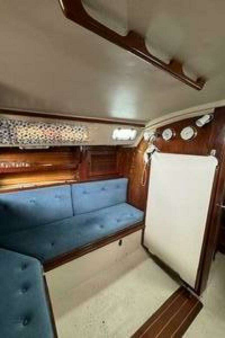 1988 Catalina 30 - Image 12