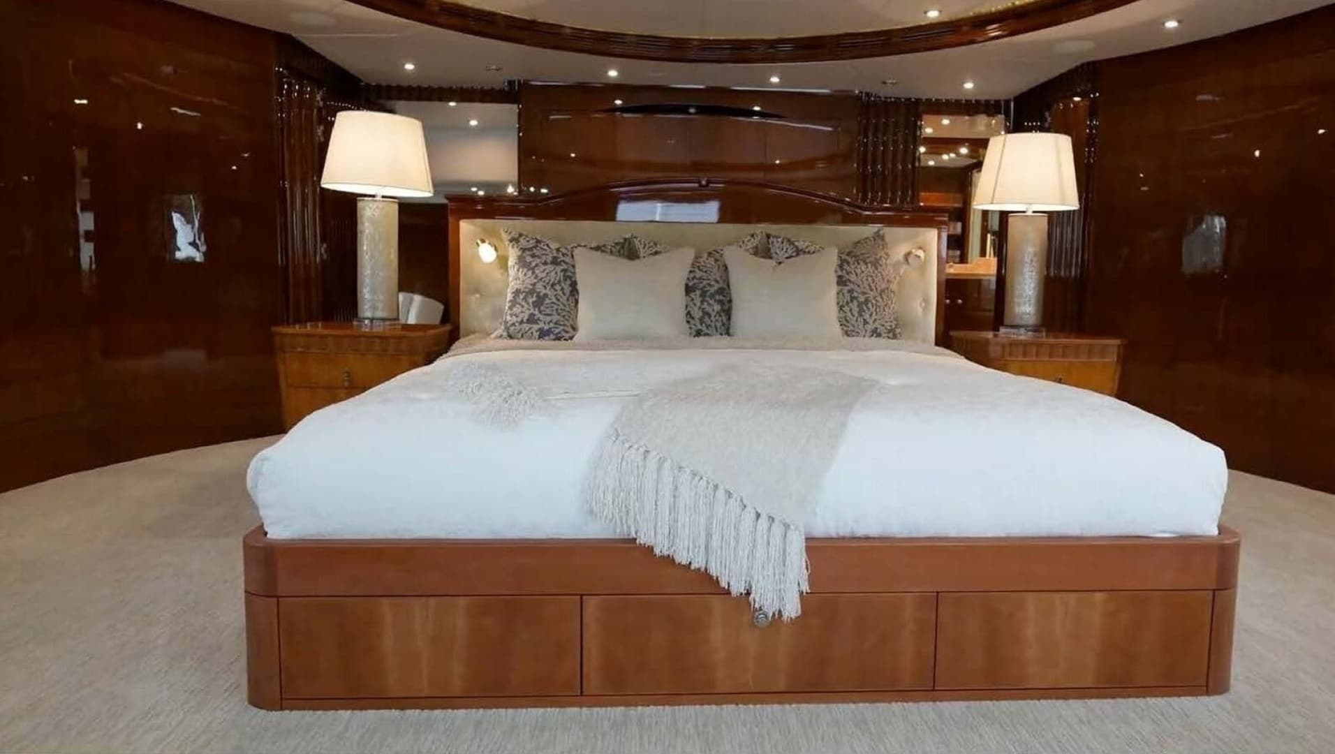 2004 Benetti Vision - Image 28