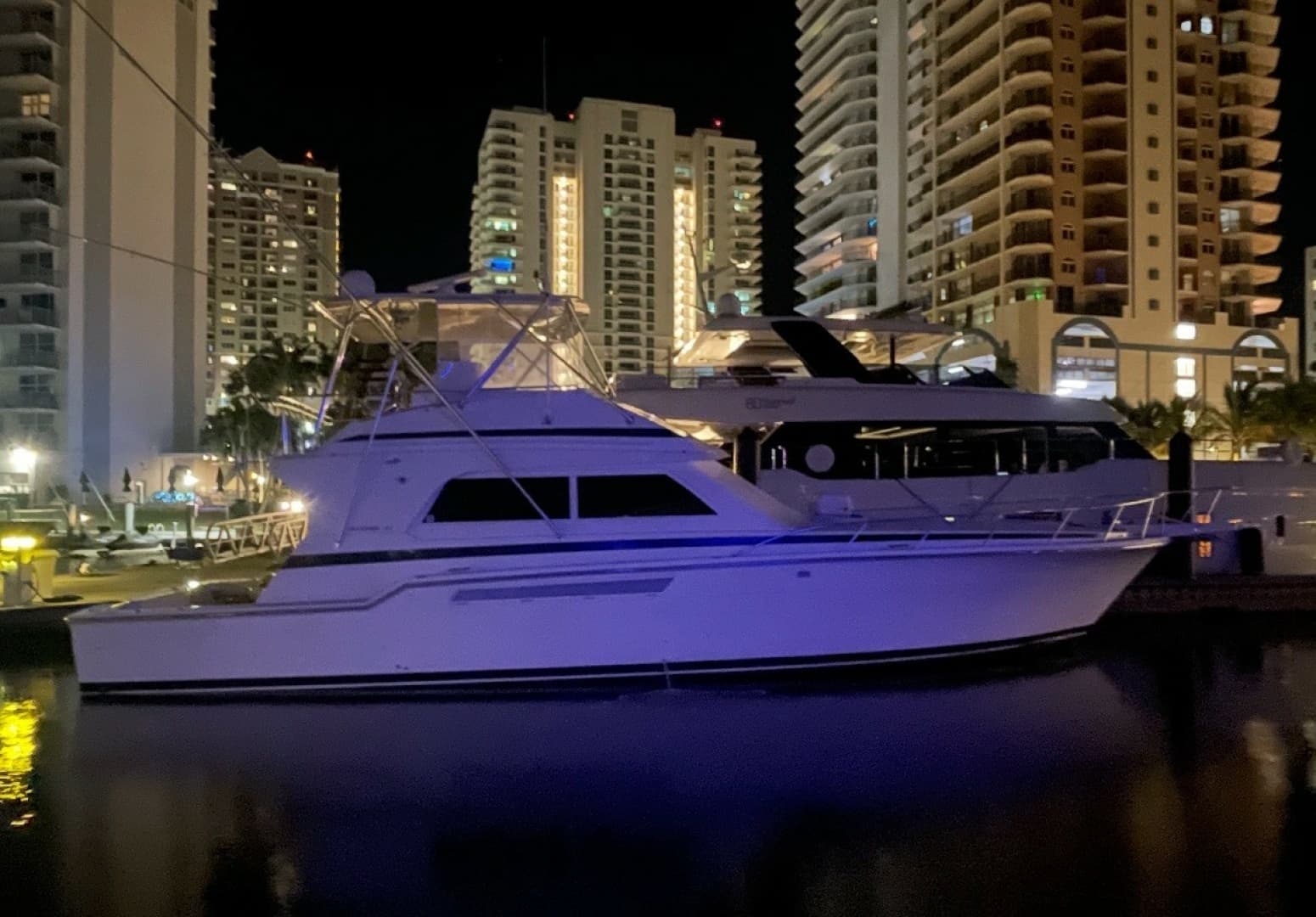 1998 Bertram — - Image 2