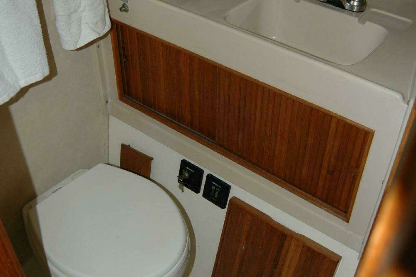 1987 Bertram 33 Sport Fisherman - Image 80