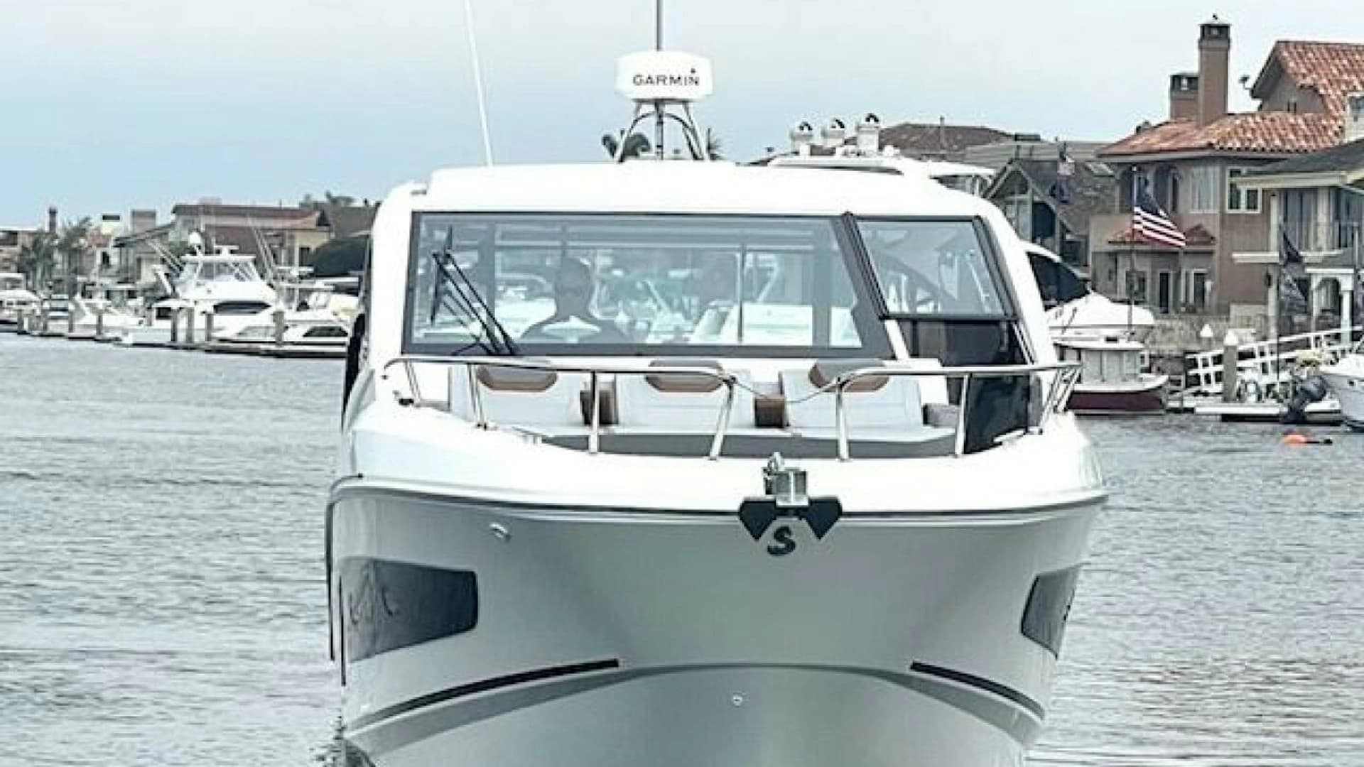2022 Beneteau 32 Gran Turismo - Image 31