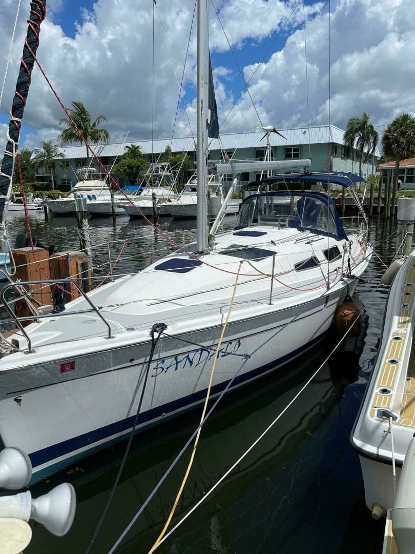 2006 Hunter 33 - Image 2