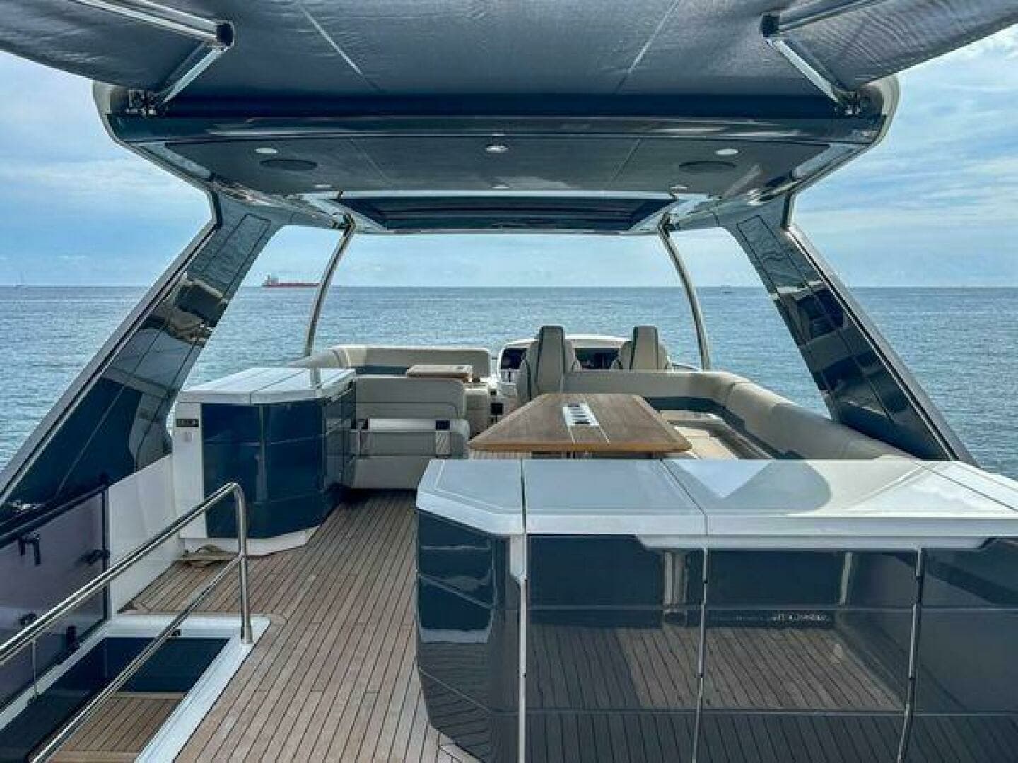 2024 Fairline 68 Squadron - Image 21