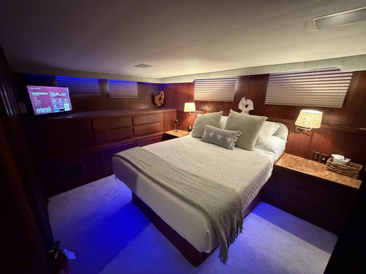 1987 Hatteras Motor Yacht - Image 75
