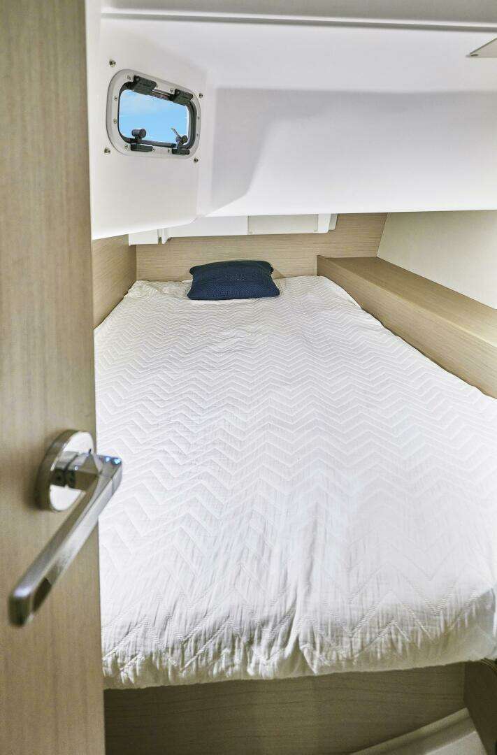 2026 Beneteau Oceanis 34.1 - Image 10