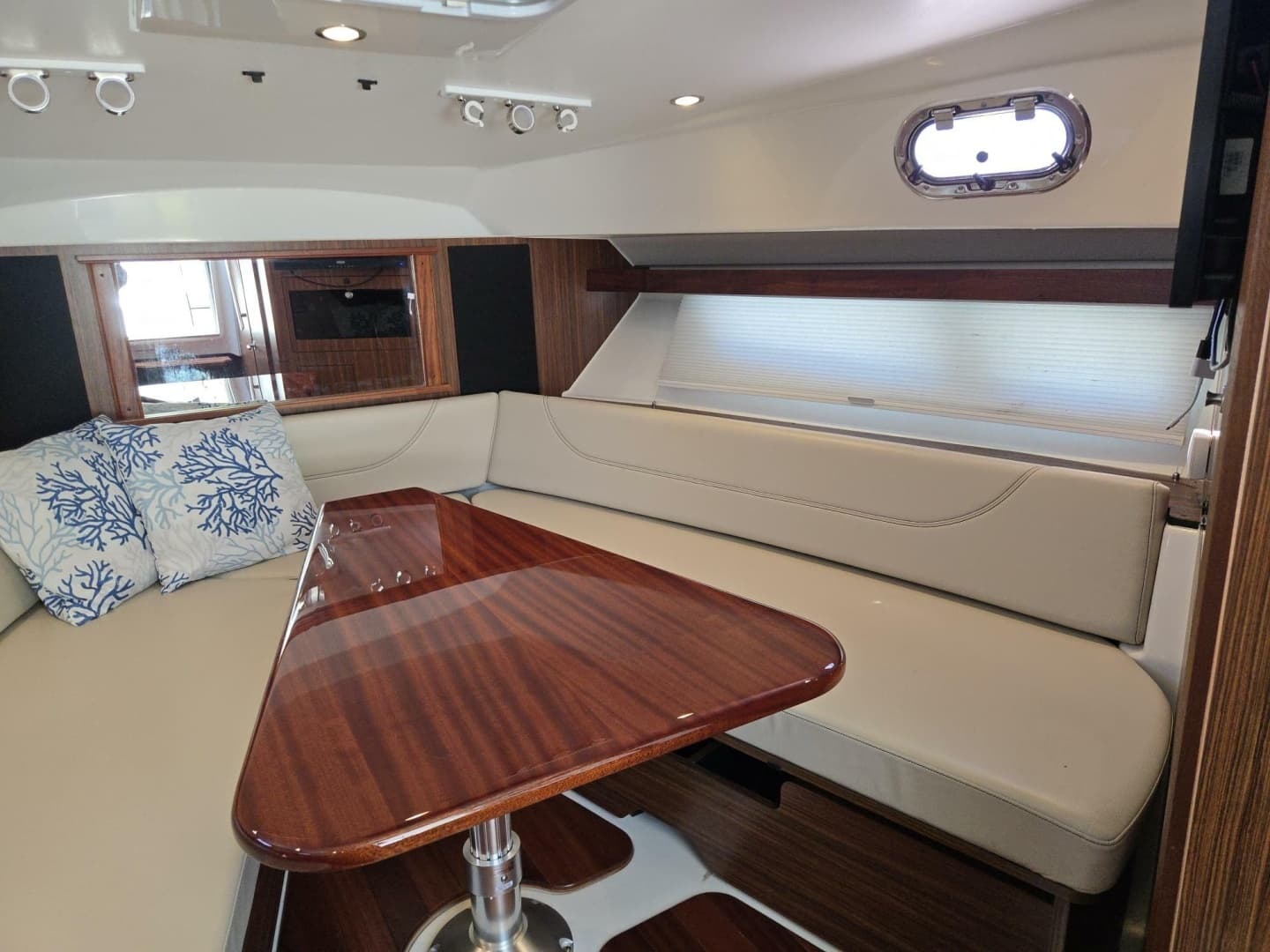 2019 Pursuit 355 Offshore - Image 25