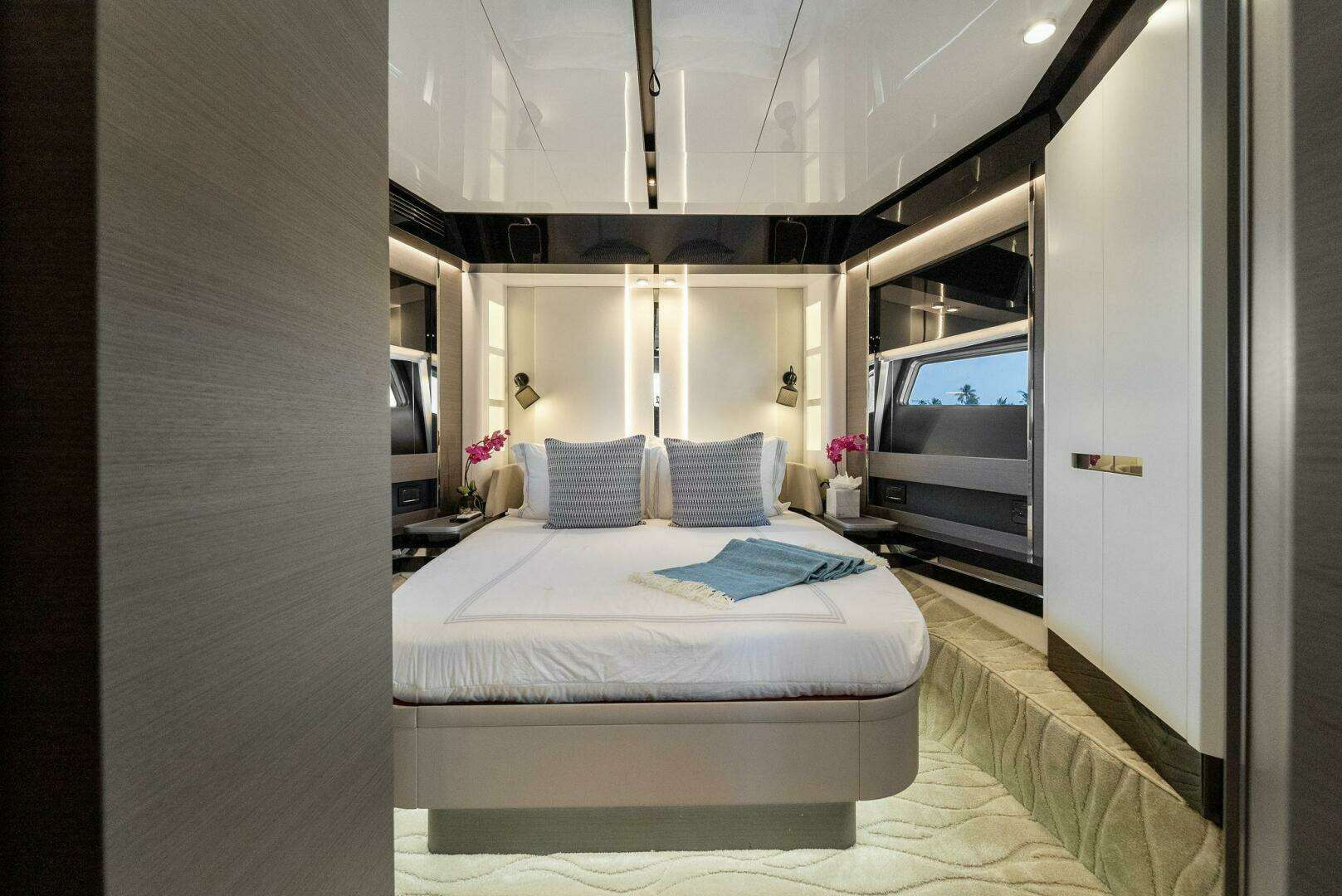 2022 Azimut S8 - Image 41