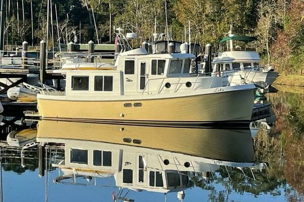 2001 American Tug 34 - Image 1