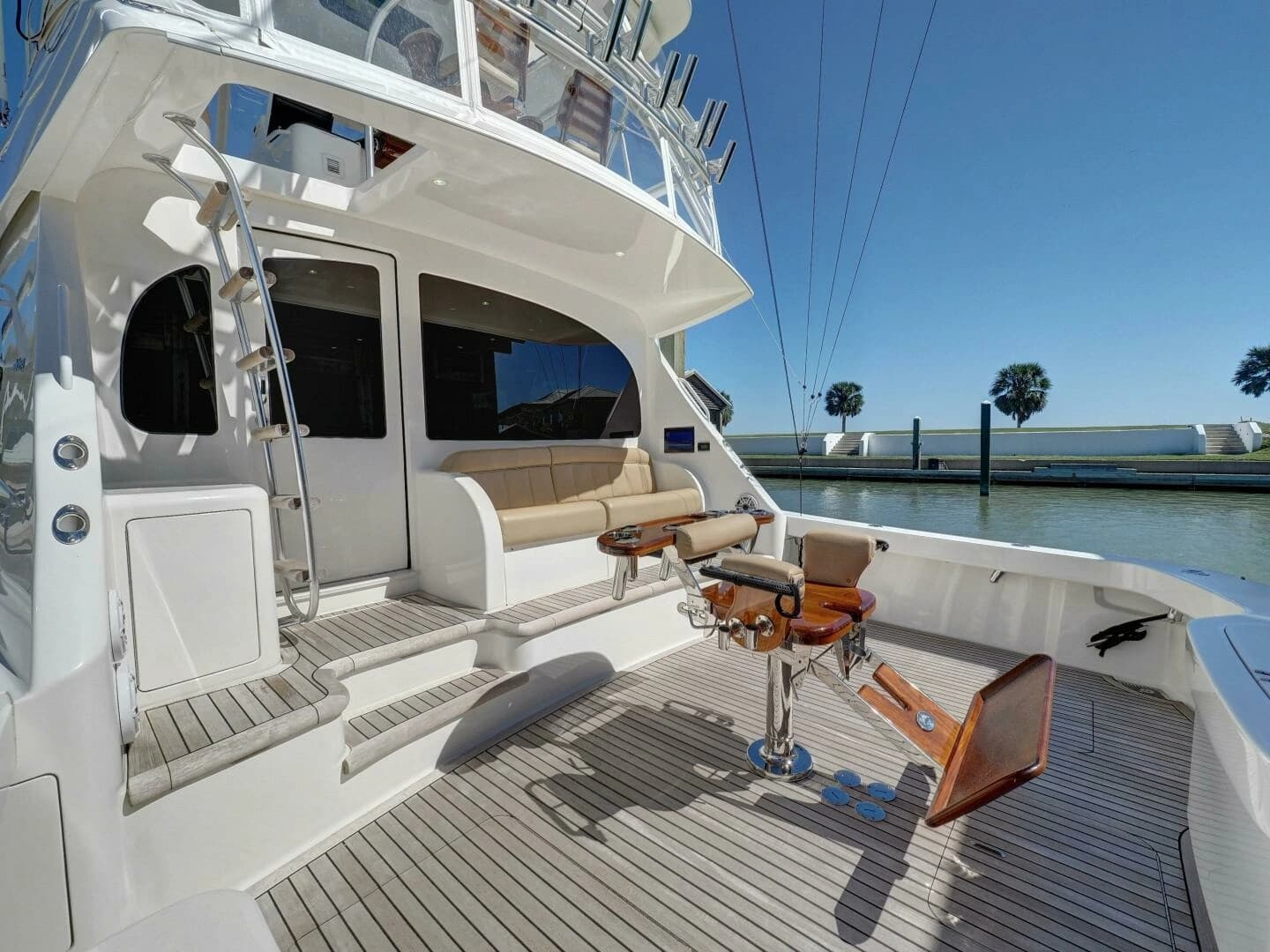 2017 Viking 52 Convertible - Image 46