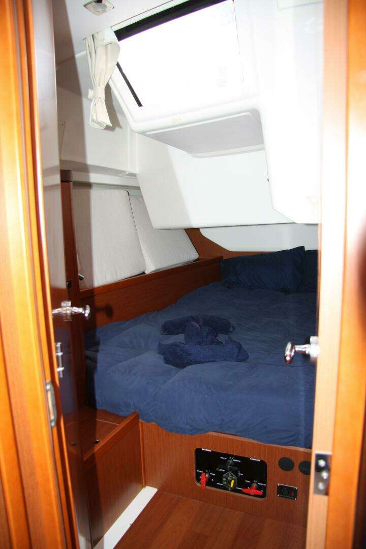2013 Beneteau Oceanis 41 - Image 38