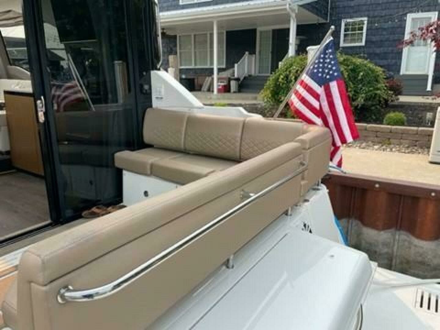 2017 Sea Ray 460 Sundancer - Image 31