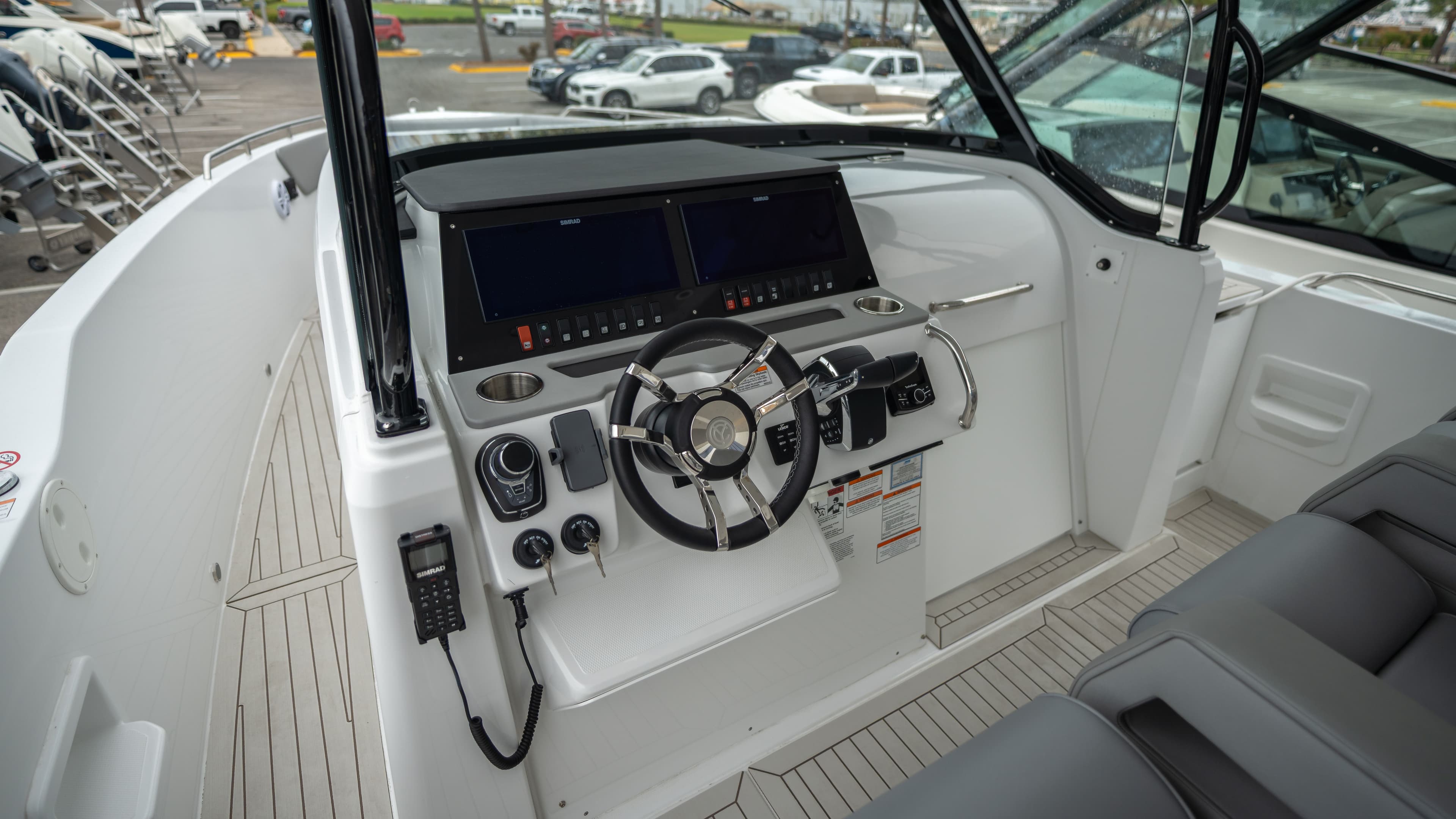 2026 Cruisers Yachts 38 VTR - 21