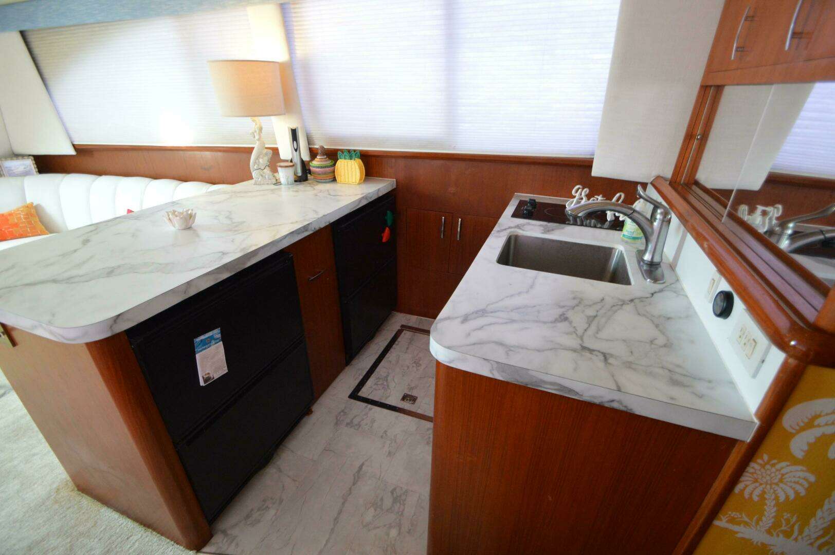 1995 Ocean 48 Cockpit Motor Yacht - Image 14