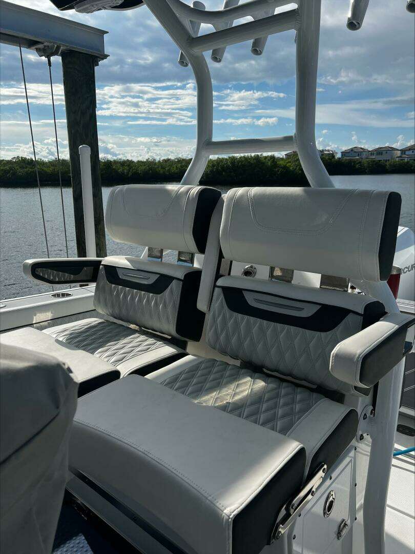 2023 Blackfin 272 CC - Image 11