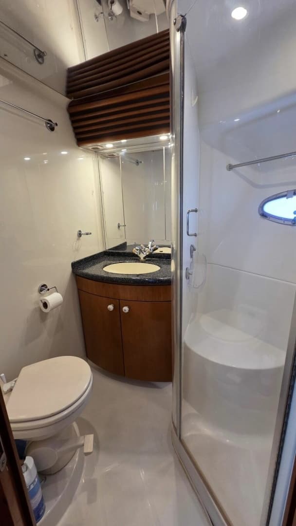 2000 Carver 450 Voyager Pilothouse - Image 32