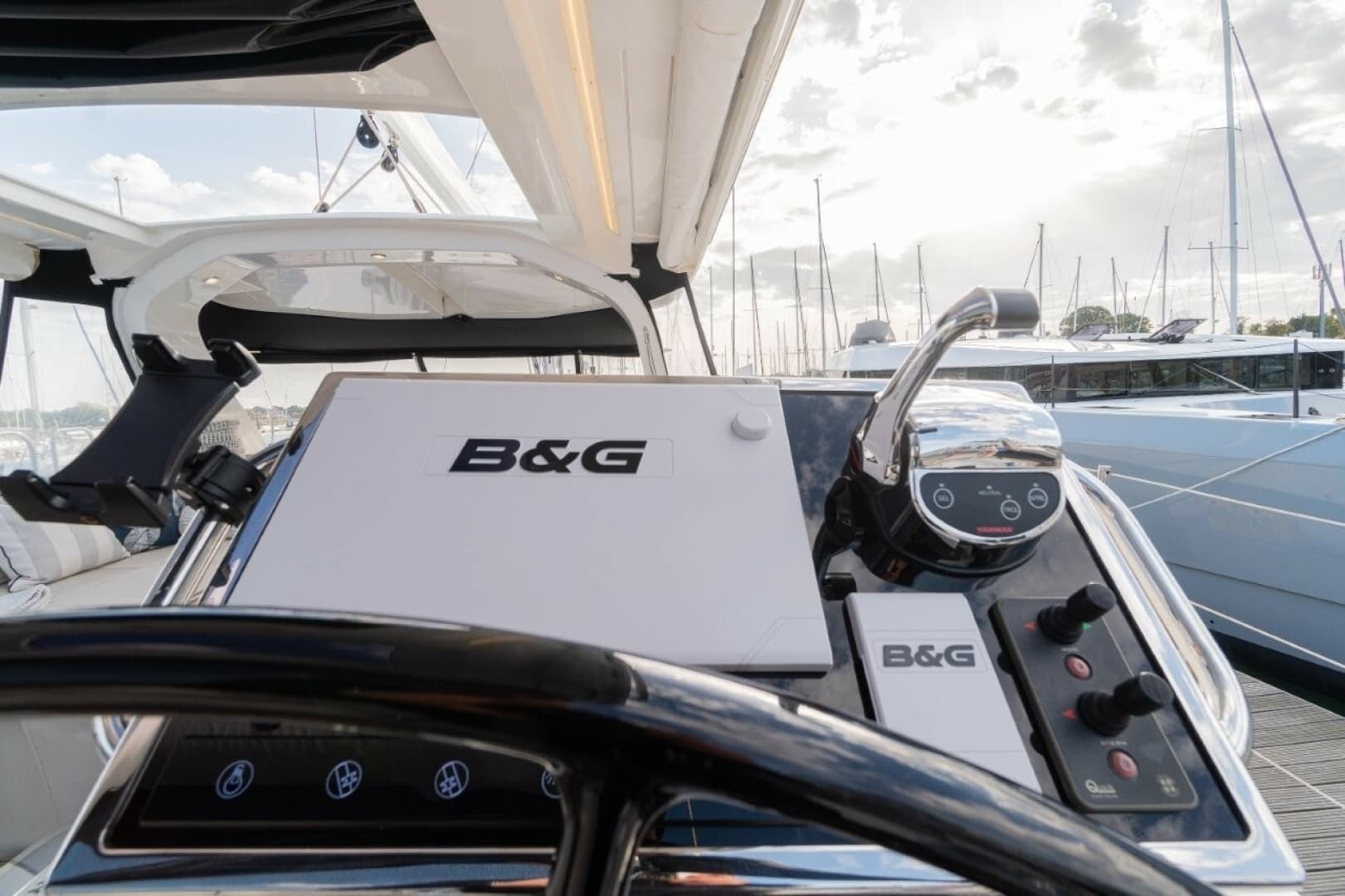 2020 Beneteau Oceanis Yacht 62 - Image 16