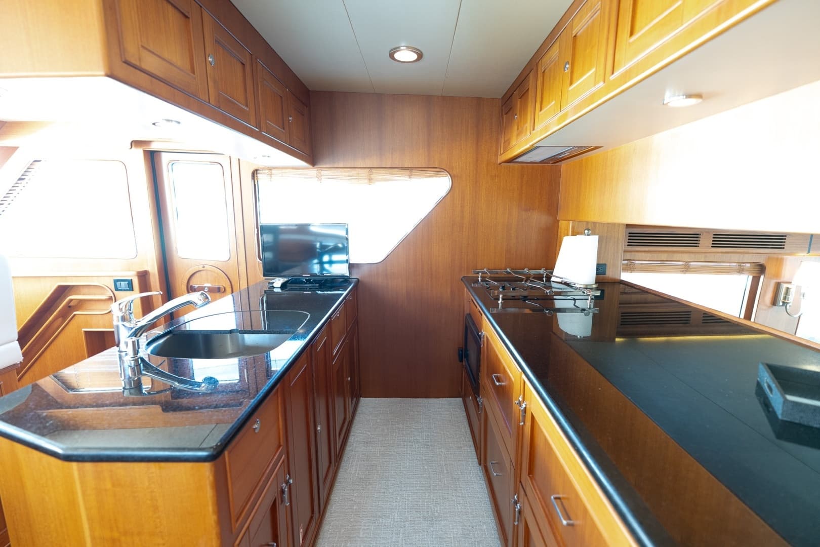 2015 Marlow Explorer 49E - Image 20