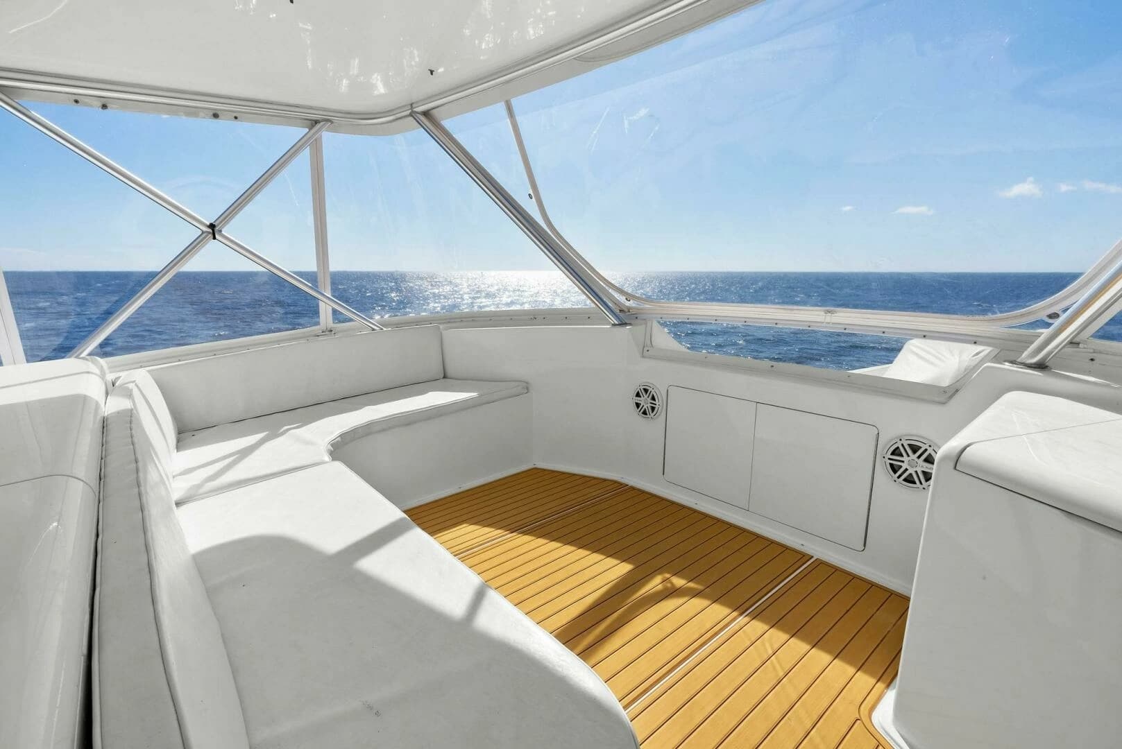 2002 Viking 65 Convertible - Image 62