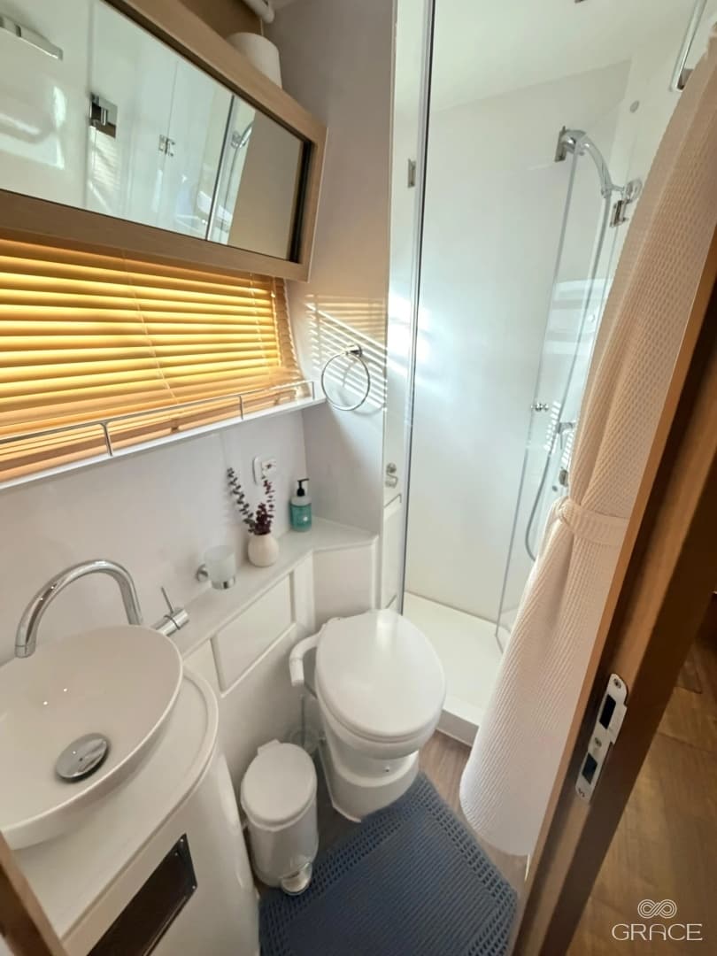 2022 Aquila 54 Yacht - Image 33