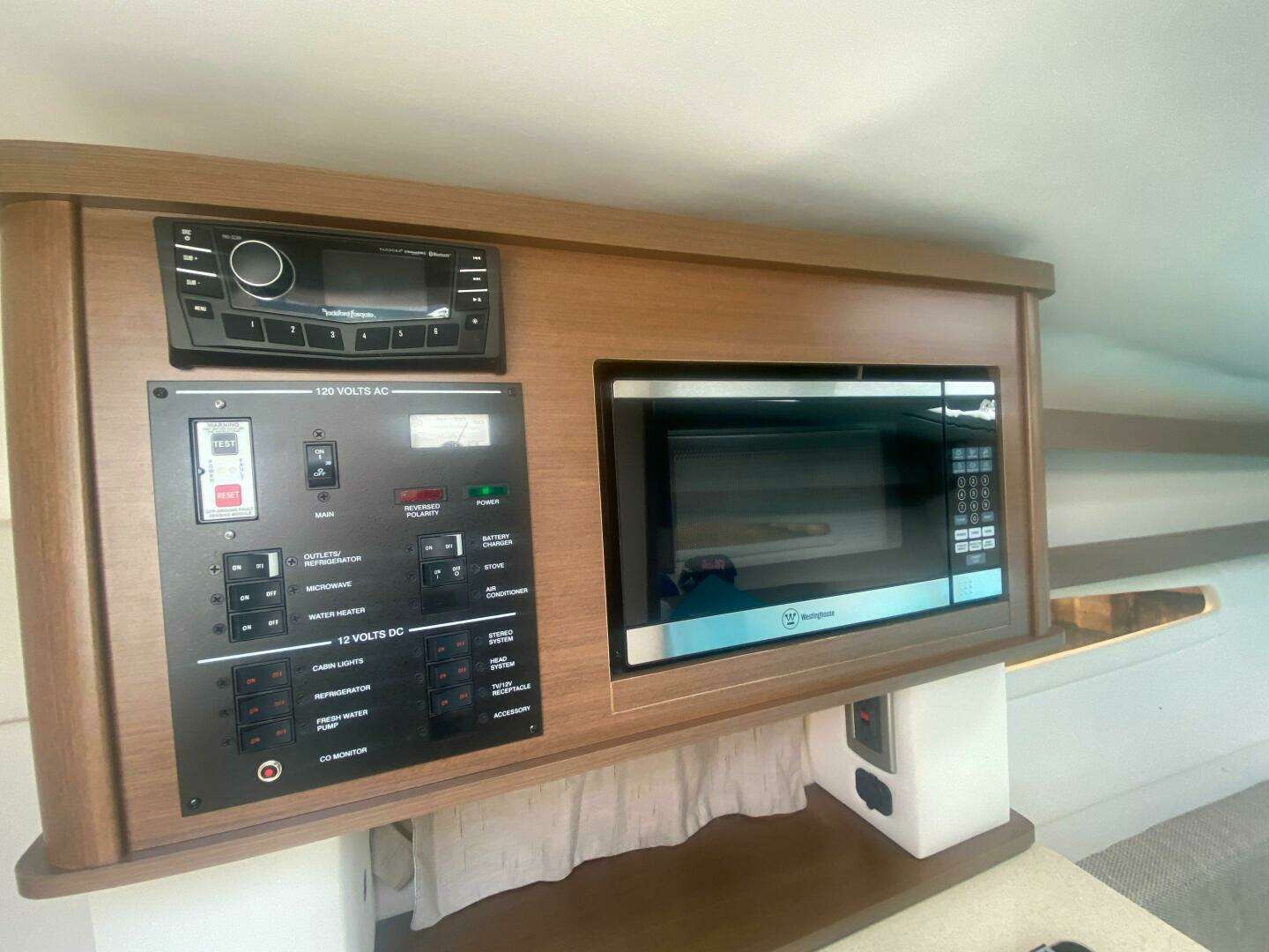 2018 Sea Ray 260 Sundancer - Image 28