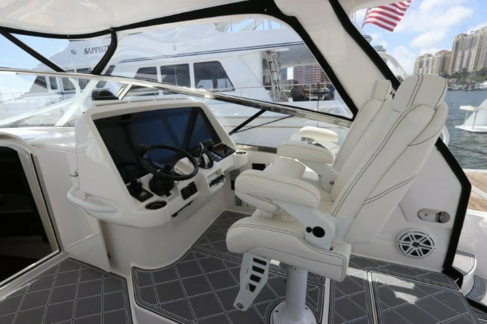 2019 Intrepid 475 Sport Yacht - Image 27